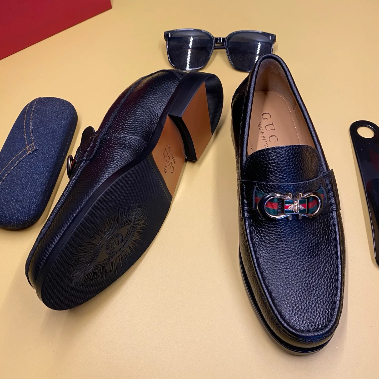 Men's men's shoes💰 440💰💰Gucci official website men's business formal leather shoes update💥Hong Kong counter synchronized new styles💥completely one to one replica shipment👍zero gap in counter quality 0⃣️made of imported cowhide on the outside➕cowhide lining, black, matching size 38-44...